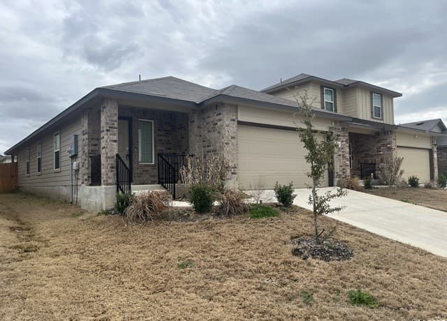 324  Middle Green Loop, Floresville, TX 78114 — photo 2