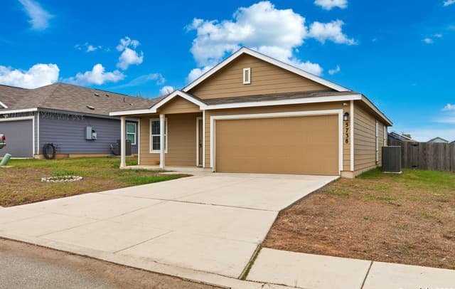 5738 Elm Valley