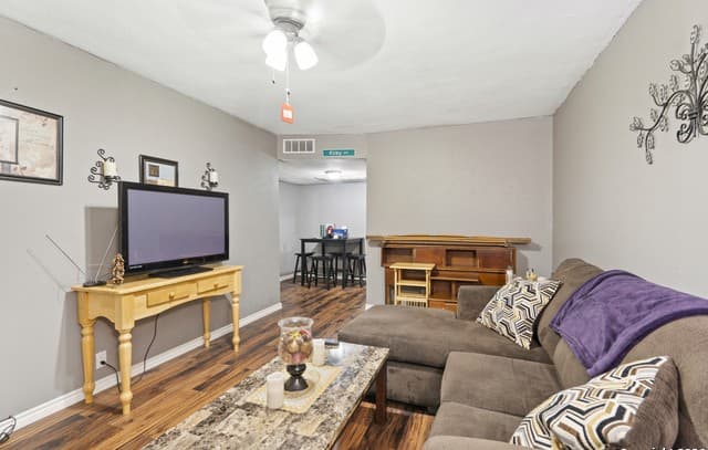3122  Culebra Road Unit 104, San Antonio, TX 78228 — photo 2