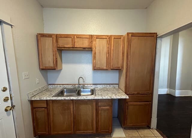 1716 N Olive St Unit 3, San Antonio, TX 78208 — photo 2