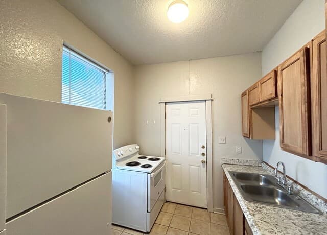 1716 N Olive St Unit 3, San Antonio, TX 78208 — photo 3