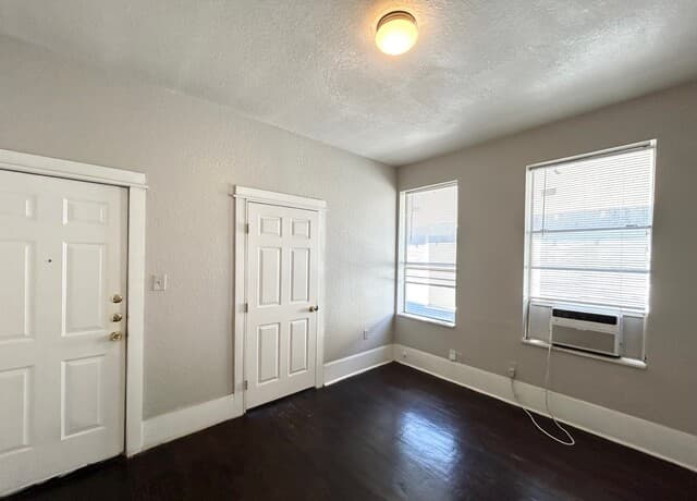 1716 N Olive St Unit 3, San Antonio, TX 78208 — photo 7