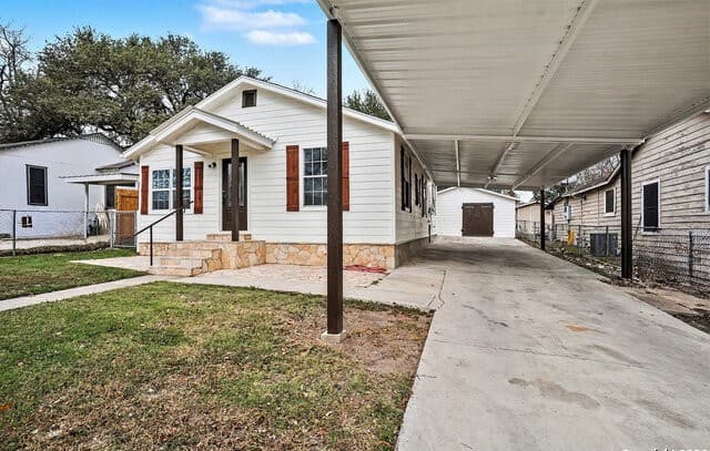 2039  Schley Ave, San Antonio, TX 78210 — photo 2