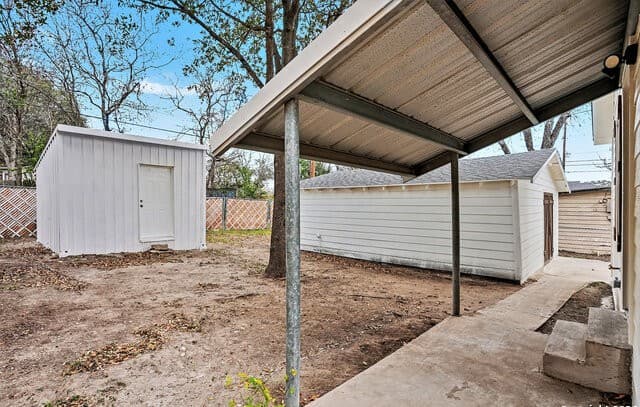 2039  Schley Ave, San Antonio, TX 78210 — photo 20