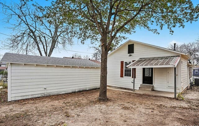 2039  Schley Ave, San Antonio, TX 78210 — photo 21