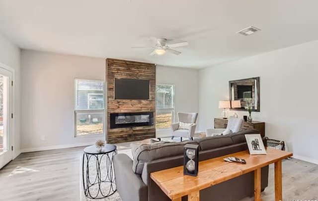 4284  Morningside