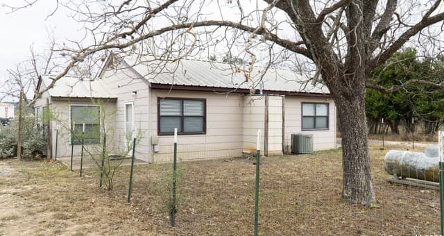 730 N Main, Utopia, TX 78884 — photo 6
