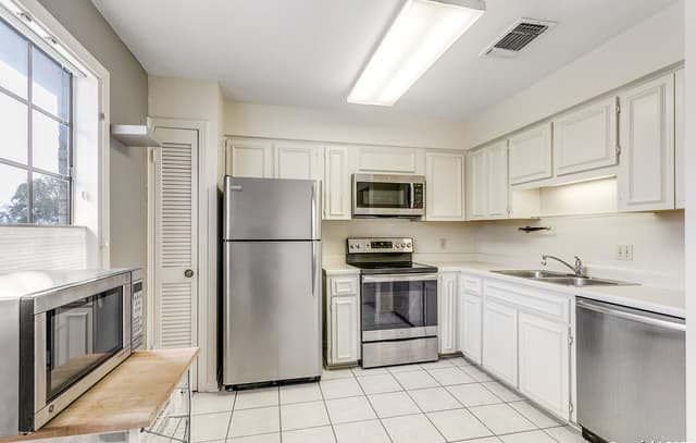 165 W Rampart Unit 104, San Antonio, TX 78216 — photo 6