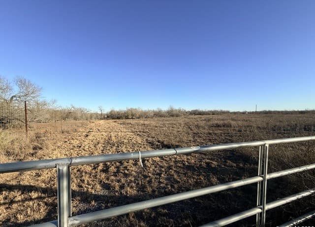 6093  Leal, Pleasanton, TX 78064