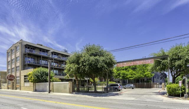 831 S Flores Unit 2201