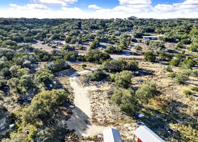 388  County Road 243, Hondo, TX 78861 — photo 10