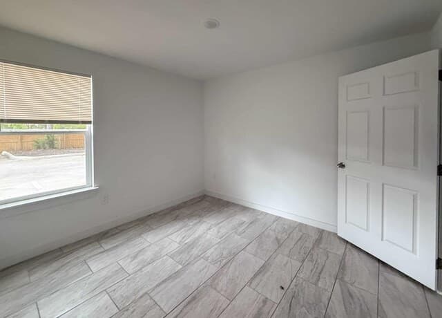 346  Ware, San Antonio, TX 78221 — photo 2