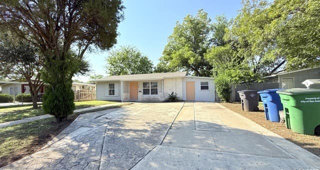 122 Newport