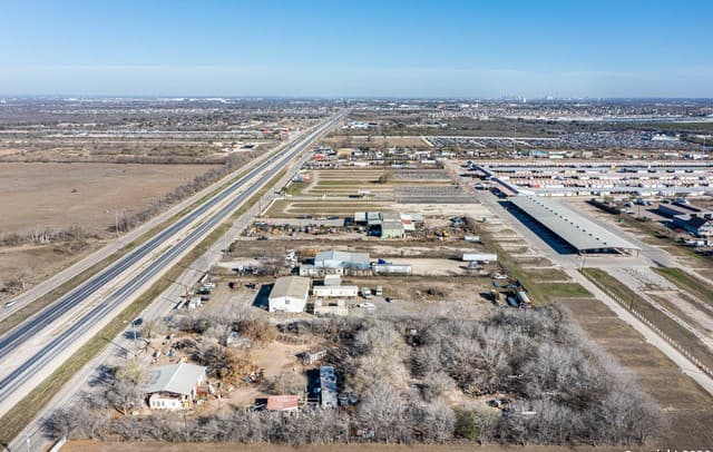12748 S State Highway 16, San Antonio, TX 78224 — photo 6
