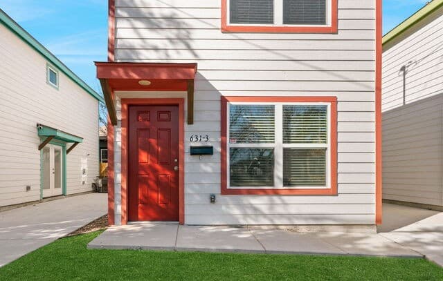 631 E Carolina Unit 3, San Antonio, TX 78210 — photo 2