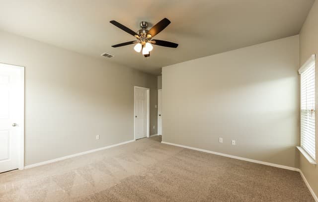 3207  Pedernales, San Antonio, TX 78223 — photo 2