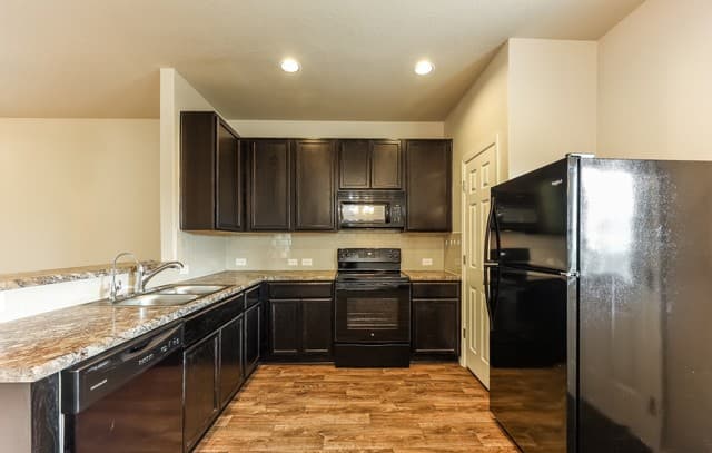 3207  Pedernales, San Antonio, TX 78223 — photo 9