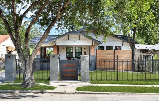 324 Hammond