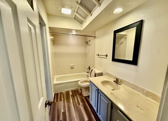 8633  Datapoint Unit 226, San Antonio, TX 78229 — photo 9
