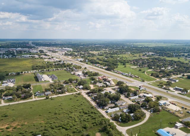 1804  Sutherland Springs, Floresville, TX 78114 — photo 12