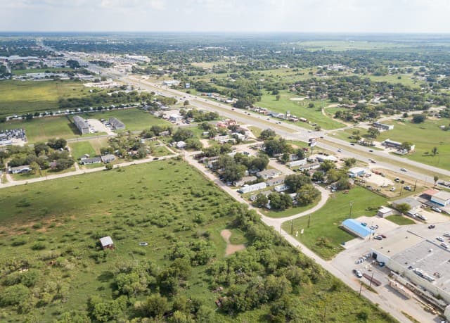 1804  Sutherland Springs, Floresville, TX 78114 — photo 15