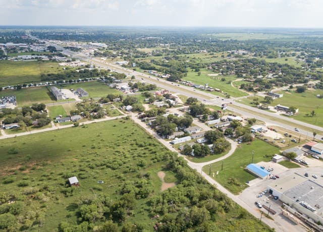 1804  Sutherland Springs, Floresville, TX 78114 — photo 16