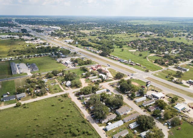 1804  Sutherland Springs, Floresville, TX 78114 — photo 17