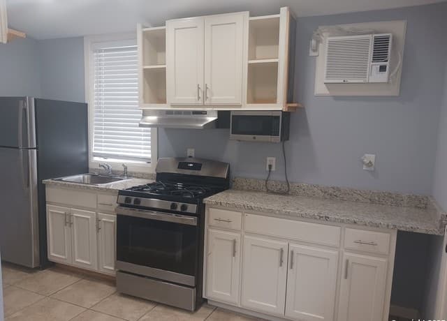 212  Mclane Unit B, San Antonio, TX 78212 — photo 2