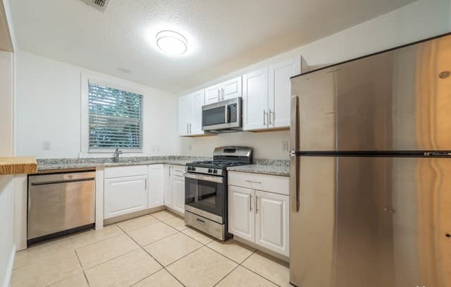 212  Mclane Unit A, San Antonio, TX 78212 — photo 17
