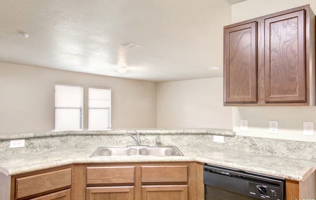 8926  Gerald Ohara, San Antonio, TX 78221 — photo 4