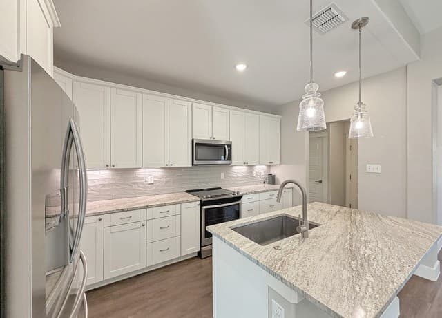 381  Monarch, Canyon Lake, TX 78133 — photo 11