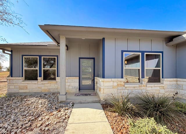 381  Monarch, Canyon Lake, TX 78133 — photo 4