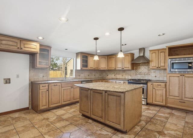 543  Robinhood Pl, San Antonio, TX 78209 — photo 13