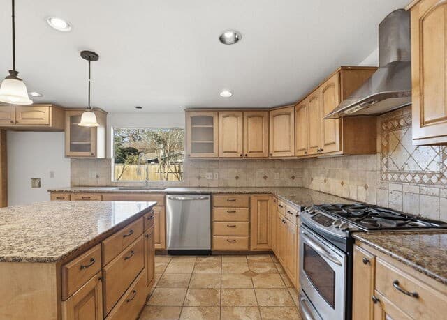 543  Robinhood Pl, San Antonio, TX 78209 — photo 16