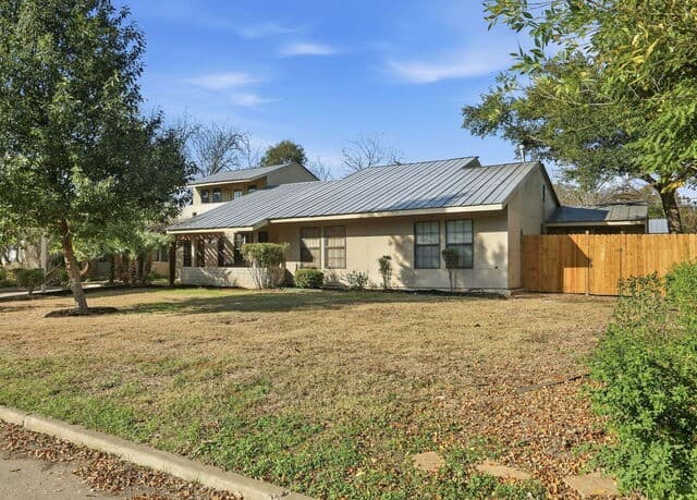 543  Robinhood Pl, San Antonio, TX 78209 — photo 2