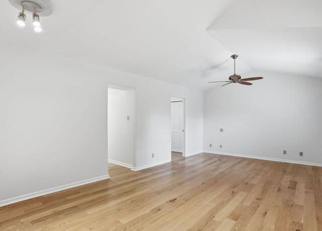 543  Robinhood Pl, San Antonio, TX 78209 — photo 24