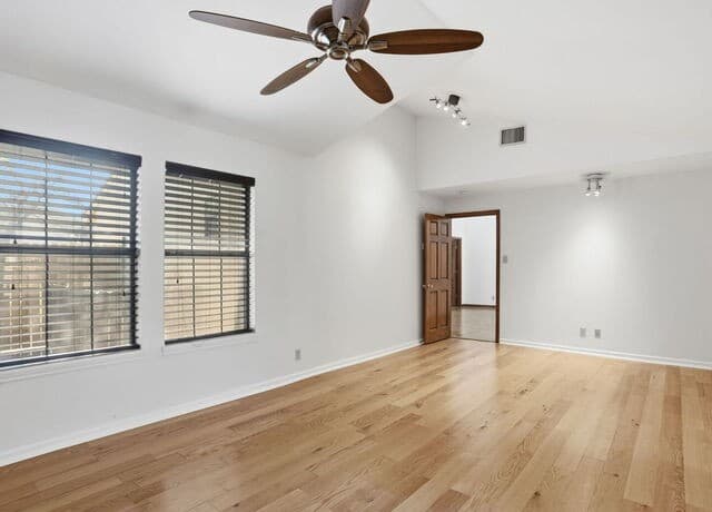 543  Robinhood Pl, San Antonio, TX 78209 — photo 25