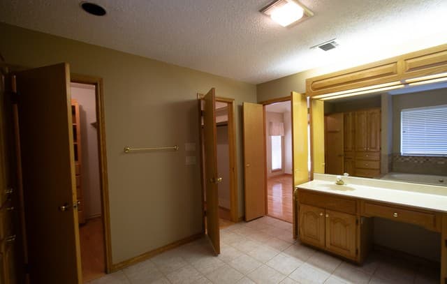 8  Granburg Pl, San Antonio, TX 78218 — photo 16