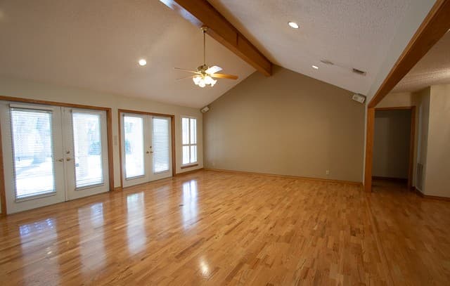 8  Granburg Pl, San Antonio, TX 78218 — photo 6