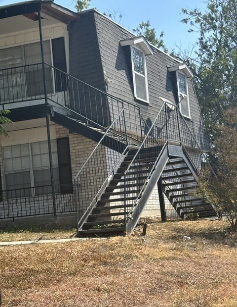 8316  York Dr, San Antonio, TX 78216 — photo 6