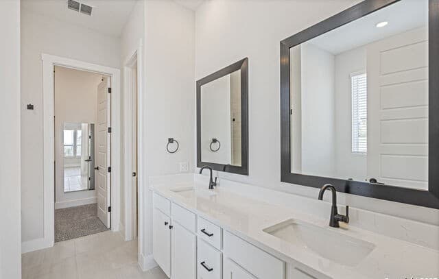 321  Lawrence Drive, Castroville, TX 78009 — photo 10