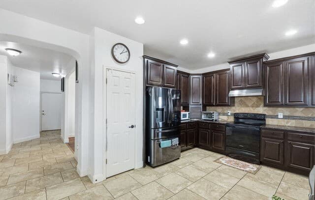 184  Fairway, Floresville, TX 78114 — photo 5