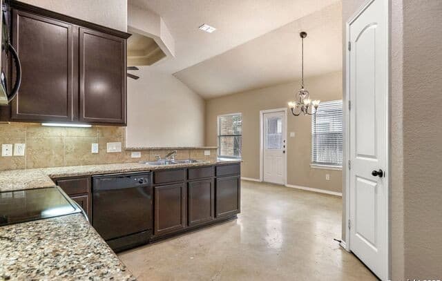 264  Rosalie, New Braunfels, TX 78130 — photo 5