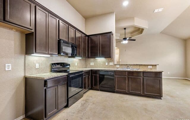 264  Rosalie, New Braunfels, TX 78130 — photo 7