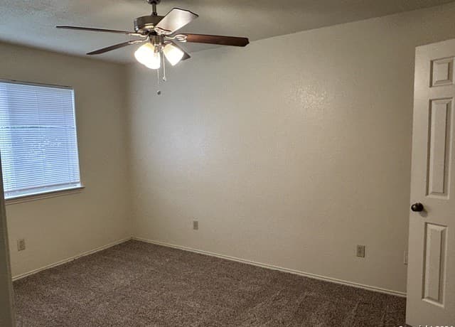 14526  Waddesdon Bluff, San Antonio, TX 78233 — photo 4