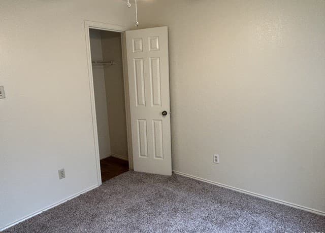 14526  Waddesdon Bluff, San Antonio, TX 78233 — photo 5