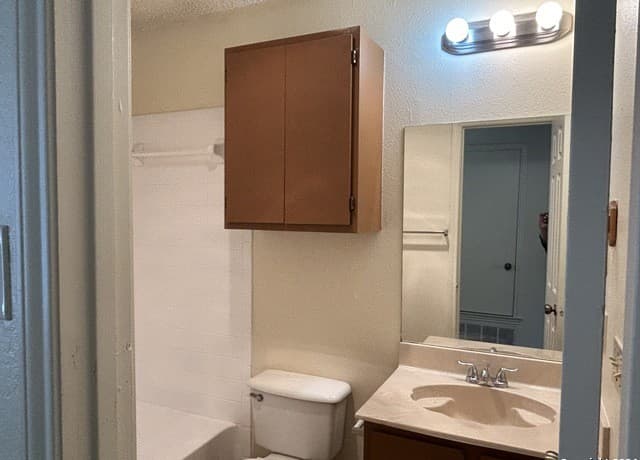 14526  Waddesdon Bluff, San Antonio, TX 78233 — photo 6