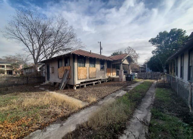 311 S Monumental Street, San Antonio, TX 78203 — photo 11