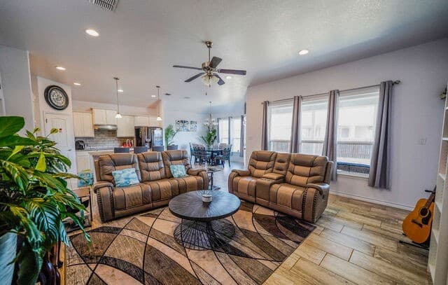 104  Fairway, Floresville, TX 78114 — photo 4