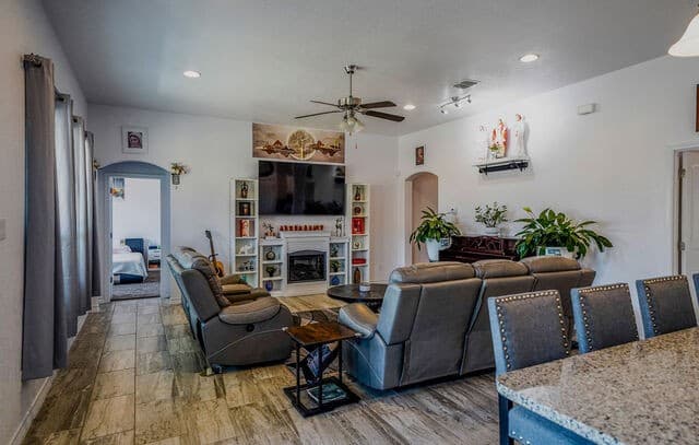 104  Fairway, Floresville, TX 78114 — photo 5